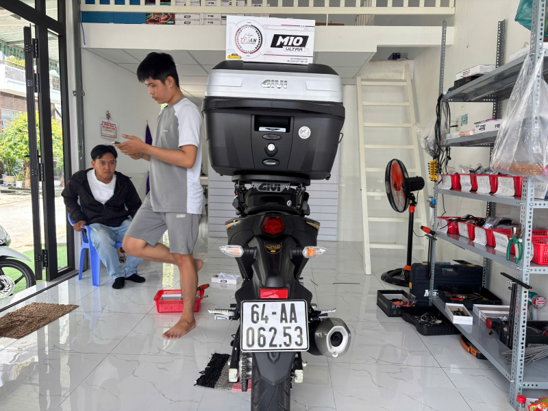 Độ đèn nâng cấp ánh sáng Titan M10 Ultra V2 cho xe Exciter 155